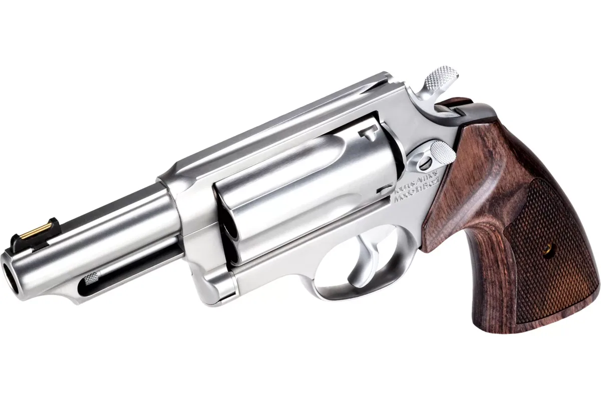 Taurus Judge Executive Grade .45 Colt/.410 3" Hand-polished Satin, 5-Shot — right quarter view