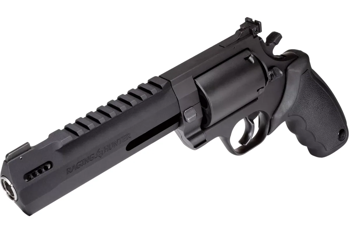 Taurus Raging Hunter 500 6.75" Matte Black Oxide, 5-Shot — right quarter view